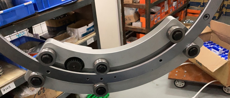 自動環(huán)形流水線組成的配置